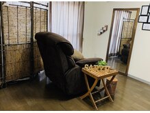 サリュー(SARYu-)の雰囲気（ふかふかソファでゆったりと[次世代まつげパーマ]［アイブロウ］）