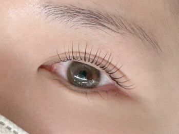 エマ(emma)/シンプリフィラッシュリフト