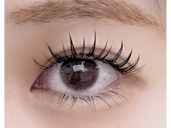 エルン(Elun)/上下LED束感マツエクで裸眼映え