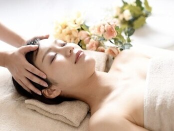 目元 口元のたるみ 眉間シワ改善専門サロンの写真/代謝悪化によるターンオーバーの乱れ、免疫バランスが崩れ痒み肌に。血流が改善されると徐々に美肌へ変化◎