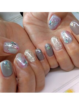 トータルサロン 白べぇーっ プラス/ニュアンスマーブルネイル☆