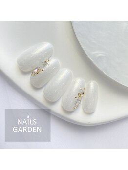 ネイルズガーデン(NAILS GARDEN)/キラキラホワイトネイル