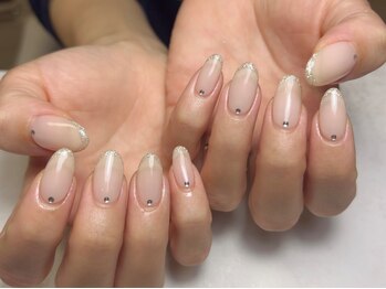 レノヴィア(Re:novia)の写真/大人上品なネイルをご用意♪爪への負担は最小限で長くネイルを楽しめる★丁寧な施術でネイルのモチも◎