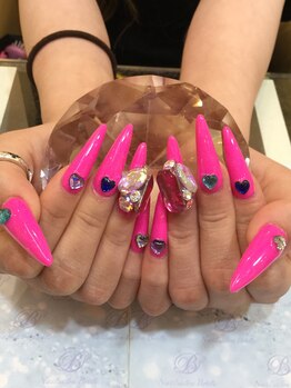 エスフィーネイルサロン ブリーユ(Esfy nailsalon Brille)/ネオンピンクロングネイル