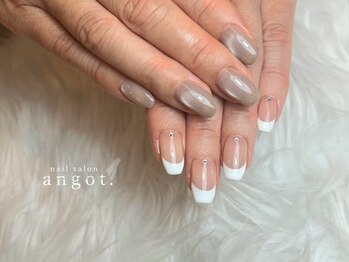 アンガット(angot.)/アシメフレンチネイル