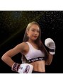 ヴィクシー(VICXY) トレーナー AKIHO