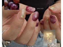 エム ネイル(emu nail)