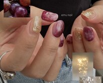 エム ネイル(emu nail)