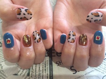 トータルサロン 白べぇーっ プラス/ヒョウ柄マットネイル!