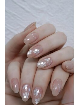 スウィーティ ネイル スタジオ(Sweety Nail Studio)の写真/甘皮ケアに自信あり！もう悩まない！自信の持てる指先へ。爪の悩みは当店にお任せください。