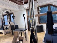 コアメソッド ピラティススタジオ 二子玉川(CORE METHOD PILATES STUDIO)/マシンもマットピラティスも！