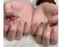 モモ(Momo)/きれいめニュアンスネイル