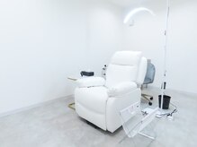 アミララボ(AMIRA LABO)の雰囲気（eyelash＆ハンドフットnail同時施術可能♪半個室スペースで安心）