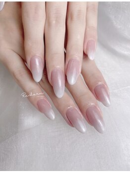 リチャーム(Recharm)の写真/お仕事で派手なネイルができない方へ。指先を美しく魅せる、洗練された「大人の上品ネイル」を叶えます。