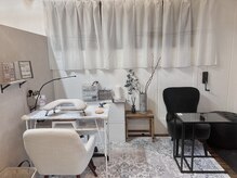 エクラフィーネ(ECLAFEEINE)の雰囲気（ネイルブースとカウンセリングブース）