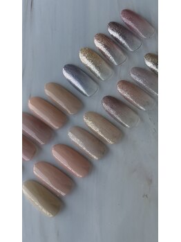 ラルーン 国母店(La lune)の写真/忙しいあなたへ！新メニュースピードコースで上品ラメグラ美爪カラー10色ずつで輝く指先に☆