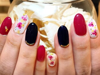 ネイルズ ララ(nails Lala)/ニュアンスフラワー。