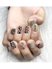 【Hand】ヒョウ柄ネイル