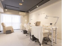 ネイルブラン(Nail Blanc)の雰囲気（清潔感のある白を基調とした店内です♪）
