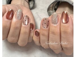 赤みブラウン×ドットネイル