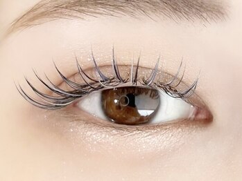 フィールカブ 仙川(feel kab)の写真/カラーで垢抜け☆透明感抜群のくすみアッシュカラーも大人気!いつもの+αで垢抜けオシャレなお目元に☆