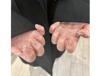 ビジューネイル