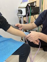 おなが浦添当山整体院/手首の電気
