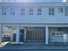 こちらの2階がサロンです☆1階に駐車場あり。