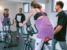 バイクを使った有酸素も出来るため効率よく理想の体に仕上げます