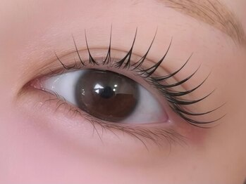 ローズラッシュ(Rose Lash)の写真/「ナチュラルなのに綺麗」そんな目元へ導く★パリジェンヌ￥6600～/マツエク￥5500～繊細な技術で持続力◎