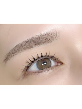 ナチュラル上品な目元にしたい