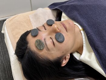 番町もくの木鍼灸院/温石灸　フェイス施術