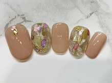 ラリュールネイル(L'Allure nail)/シェル×ベージュネイル￥8200