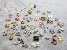 エヌドット ネイル アンド アイ(N.Nail&Eye)の雰囲気（大きめパーツもあります◎(別途有料￥300～)）
