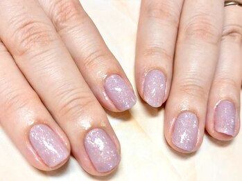アモズネイル さっぽろ東急百貨店(AMO'S NAIL)の写真/札幌駅・東急百貨店内☆スタッフ全員JNA有資格！マニキュアでも本格アート、ストーンアートが楽しめる♪