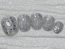 ハニービービー(Honey Bee Bee)/シルバードットネイル