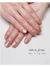 サロンドリスブラン(Salon du lys blanc)/