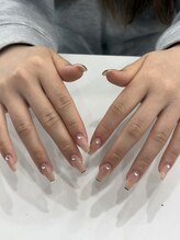 リノ(Lino)/スキニーフレンチネイル