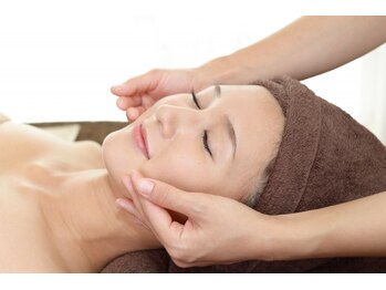 アロマアンドリフレ クレイル/アロマティックエステ　小顔