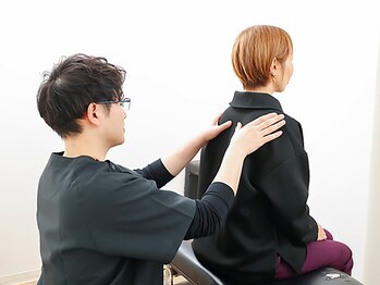 エルカイロプラクティック武蔵小杉の写真/【当店人気No.1 全身矯正コース】AIによる姿勢分析と専門スタッフが全身の歪みやズレを究明いたします！