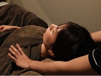 ヘッドミント/肩こり/首コリに肩の施術