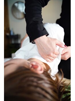 クマの冬眠 南川添店/施術風景