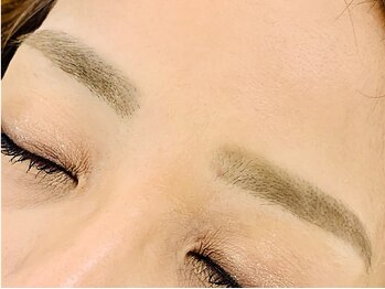 アイラッシュウル 金沢八景(eyelash uLu)の写真/美眉が叶うアイブロウWAXもご用意!自己ケアでは処理しきれなかったムダ毛までキャッチしてお顔の印象UP♪
