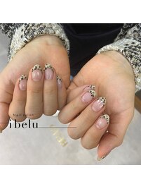 レオパード　フレンチネイル