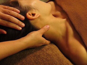 アオイ トータル サロン(Aoi total salon)の写真/【新潟駅南口すぐ/23時まで営業】歴10年の本場中国式の本格施術！首肩周りの疲れをほぐしに来て下さい！