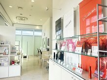 ポーラ ザ ビューティ 甲府昭和店(POLA THE BEAUTY)の雰囲気（ベストコスメ受賞のコスメが試せます。）