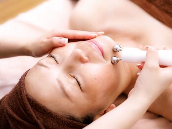 ムム(MooMoo)/低周波リフティング