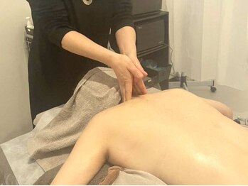 ルビーサロン(ruby-salon)の写真/生体電流によく似た微弱な電気で身体を整える！セラピストの素手から直接アプローチして疲れを解消します♪