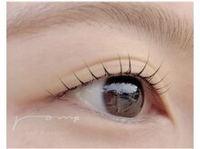 ロンプ(Romp)/目の形に合わせたデザイン