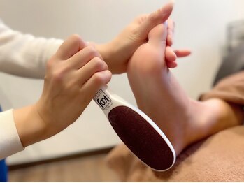 キュアネイル 京成津田沼店(Cure Nail)の写真/【京成津田沼駅2分】フットケアも高技術!角質ケアで感動のツルスベ足へ♪かかとの乾燥/ニオイ/疲れ改善に◎